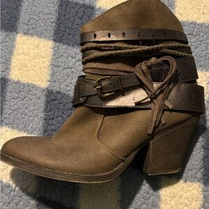 Women’s booties